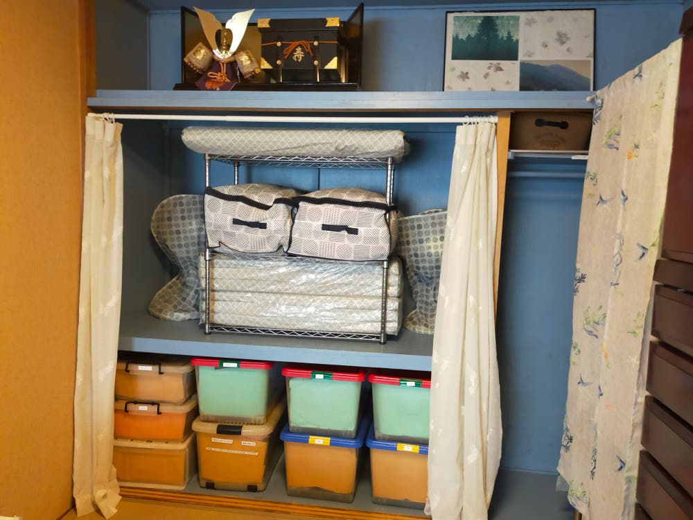 押入れカーテンで海色でペイントDIY
